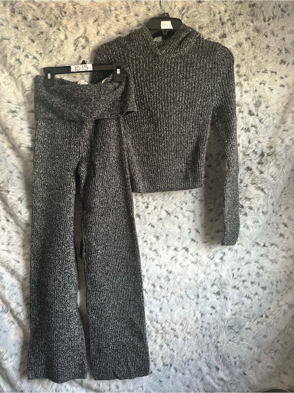 692. Aerie small knit 2pc set bundle